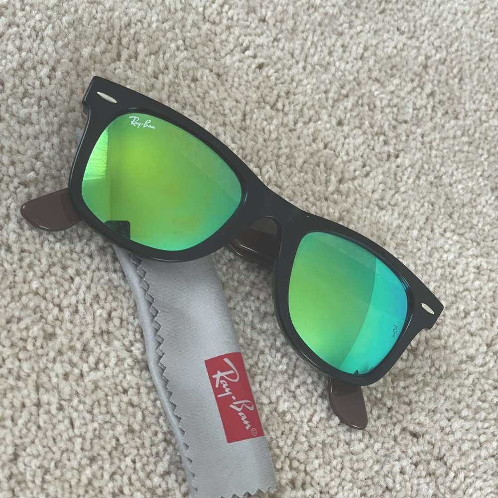 Ray Ban Wayfarer Green Flash